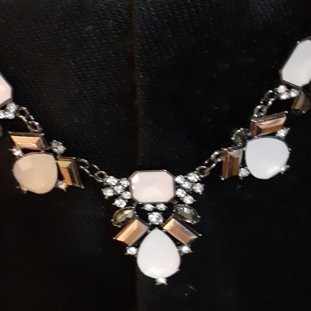 CHRISTOPHER BANKS JEWELRY - Picture 3 of 4